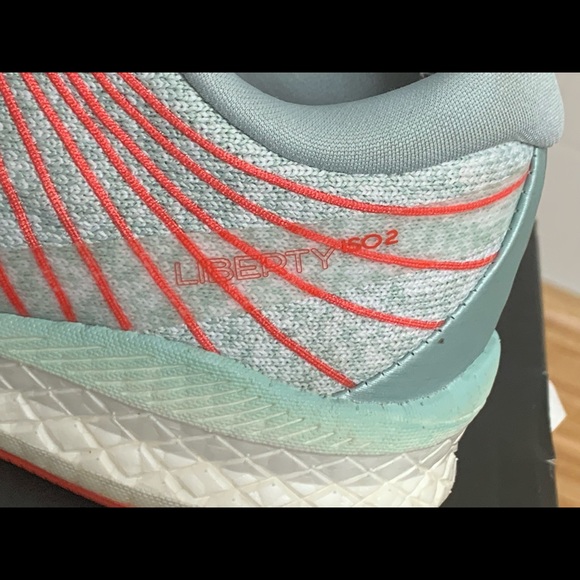 WOMENS SAUCONY LIBERTY ISO 2 EVERUN RUNNING SHOES SKY GREY CORAL SZ 10 LIKE NEW - Picture 7 of 8